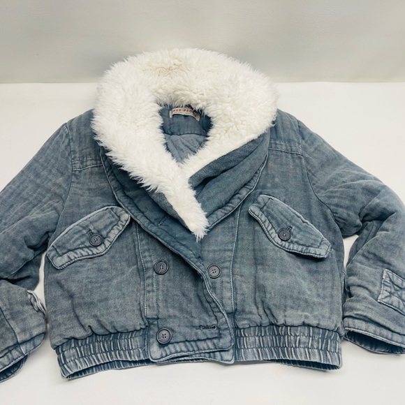 Free People Jackets & Blazers - Free people womens crop jacket winter size Small collar removible